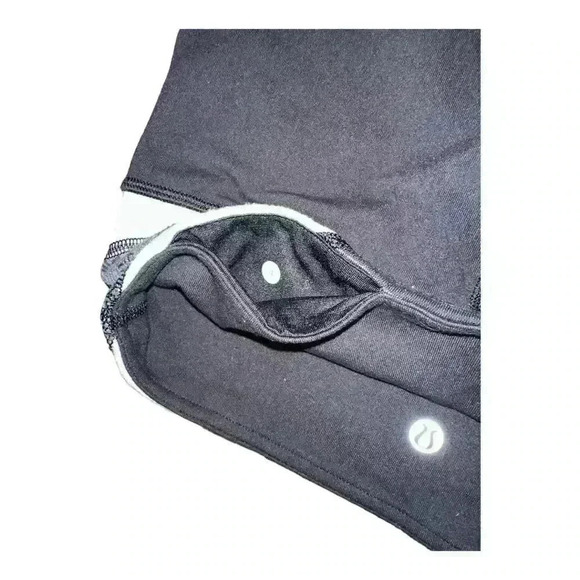 Lululemon Wunder Under Reversible Black/Gray Cropped Leggings, Sizes 4 - Picture 7 of 10